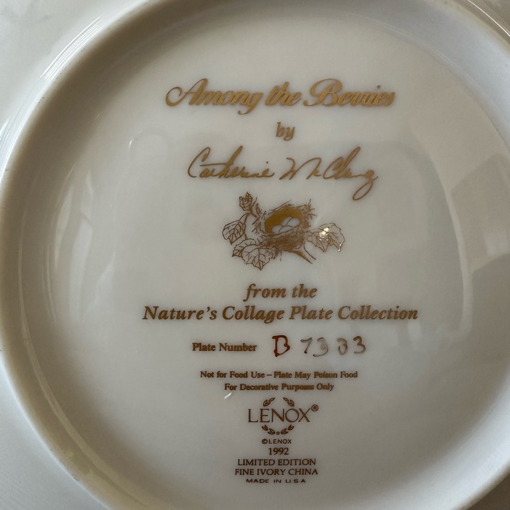 Lenox "Among the Berries" collector plate Nature's Collage collection. - Picture 2 of 4